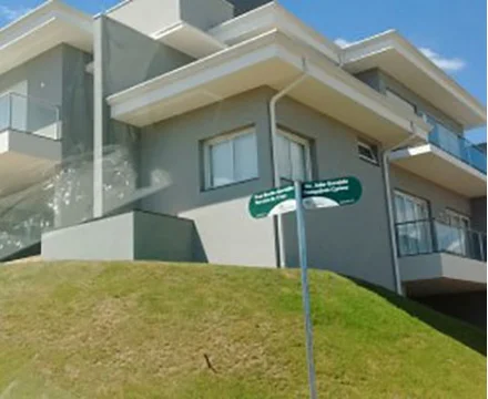 Saiba como combinar as diferentes texturas do PVC com revestimentos e mobília